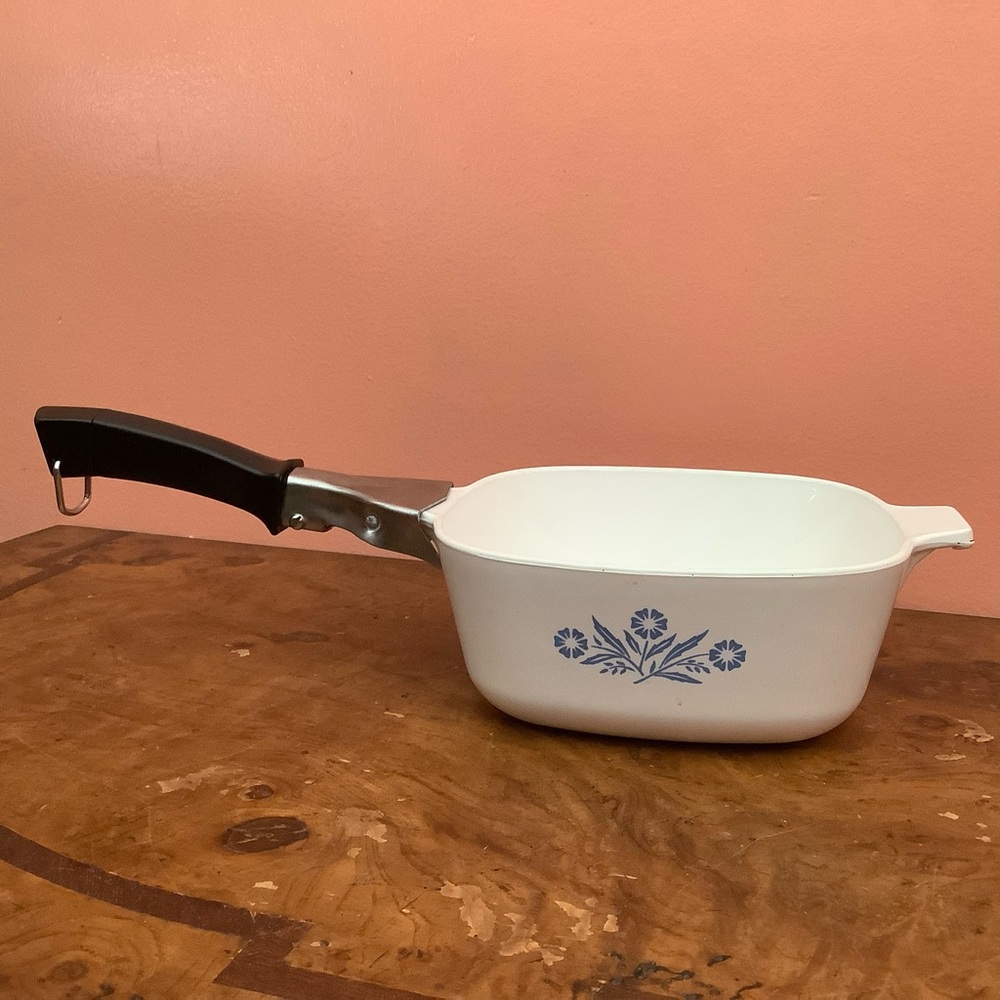 Vintage Corning Ware Blue Cornflower Casserole Dish 1 1/2 Qt. Detachable Handle